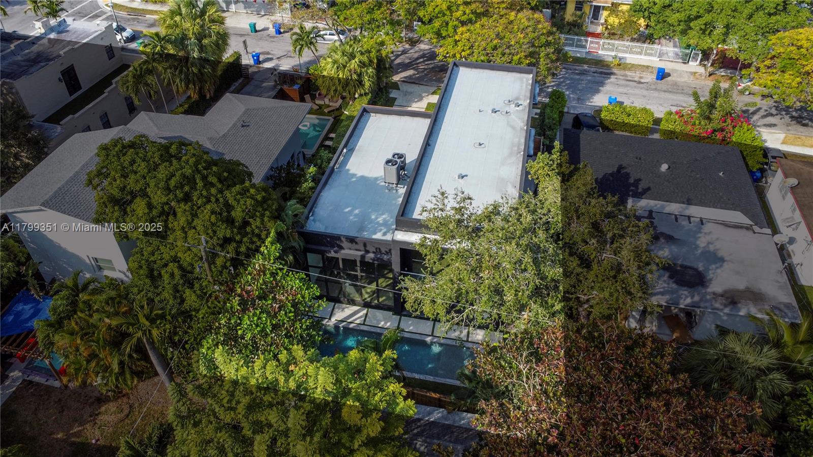 30 NE 50th St Miami, FL 33137