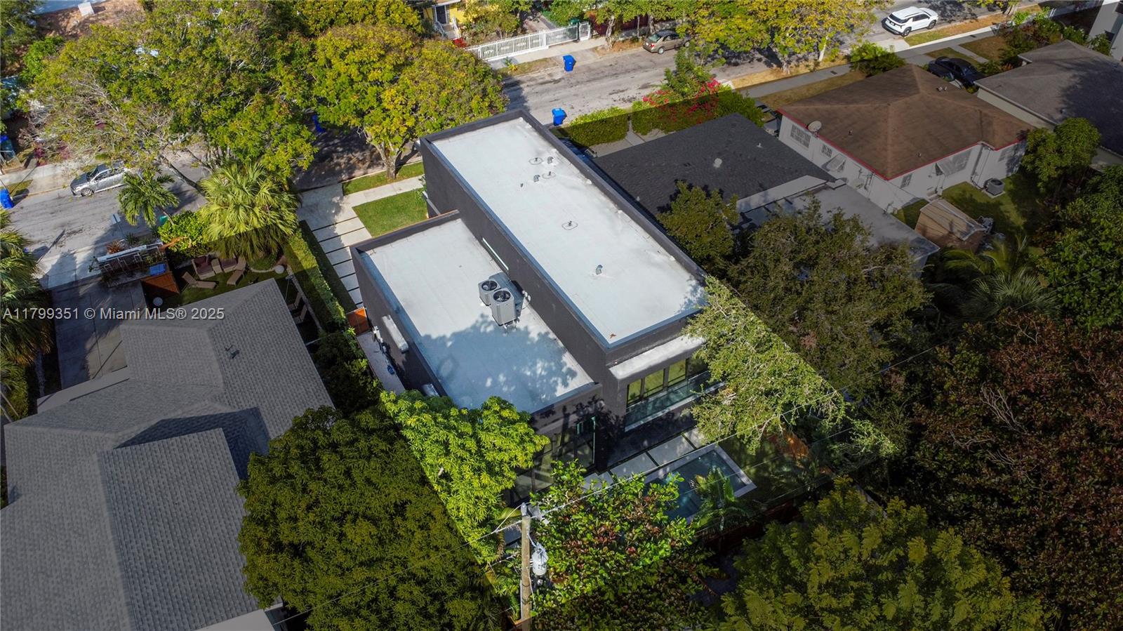 30 NE 50th St Miami, FL 33137