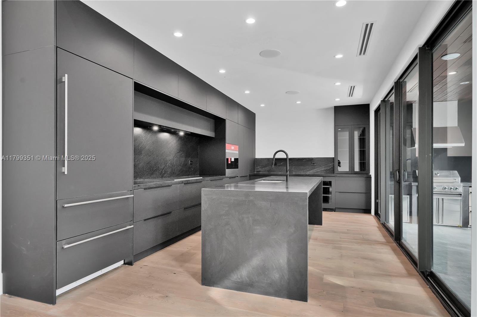 30 NE 50th St Miami, FL 33137