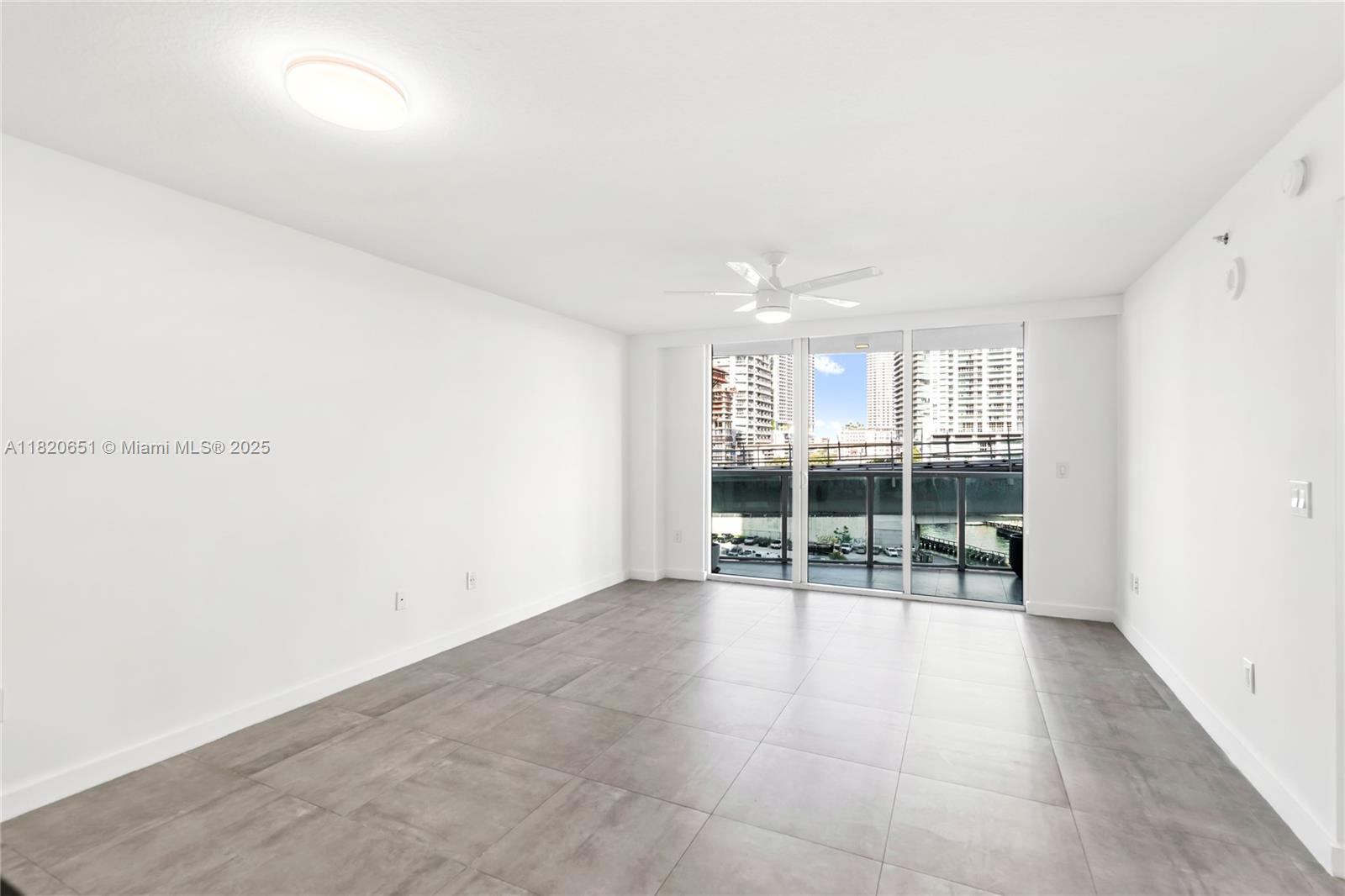 image BRICKELL ON THE RIVER9