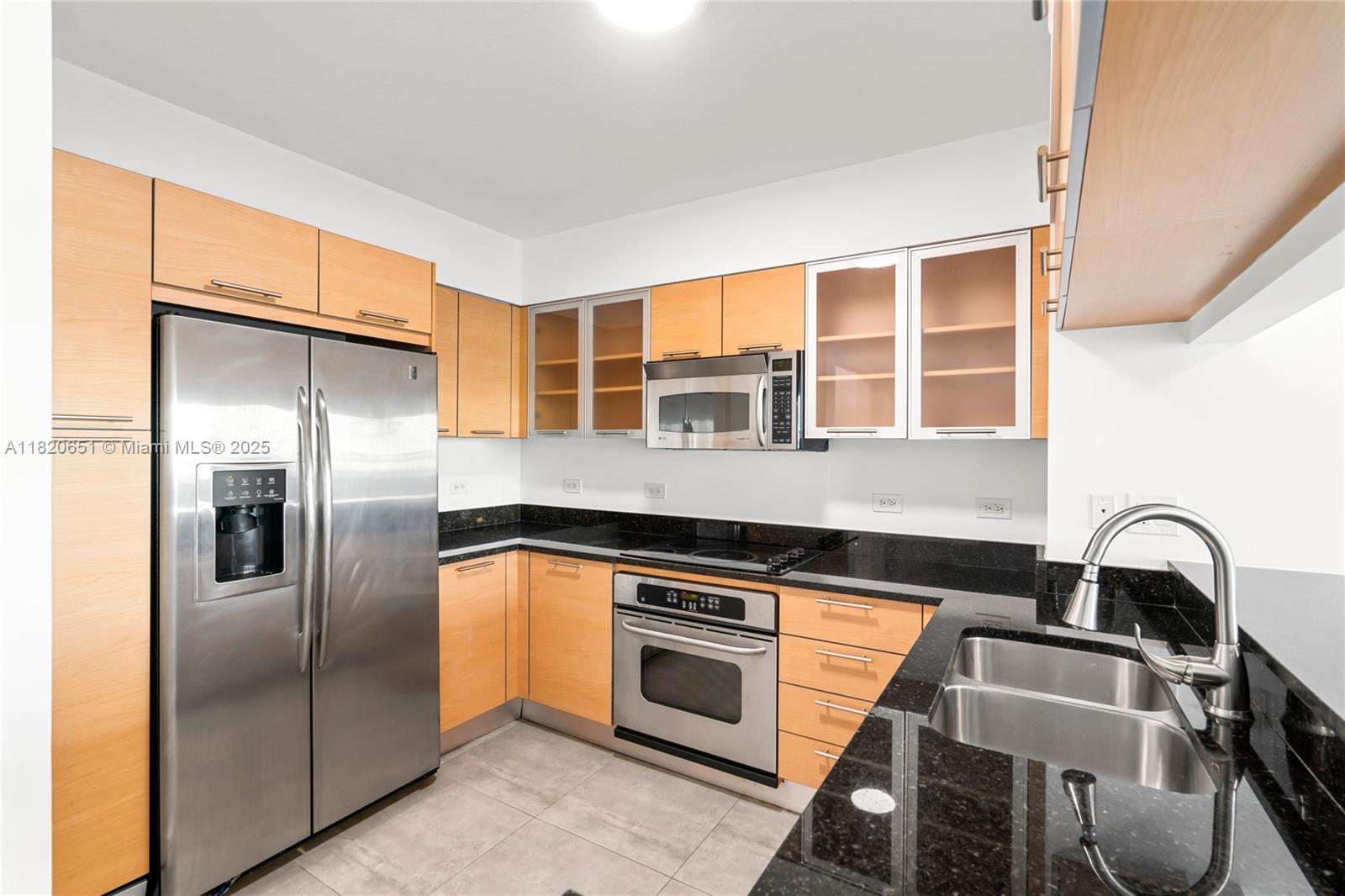 image BRICKELL ON THE RIVER12