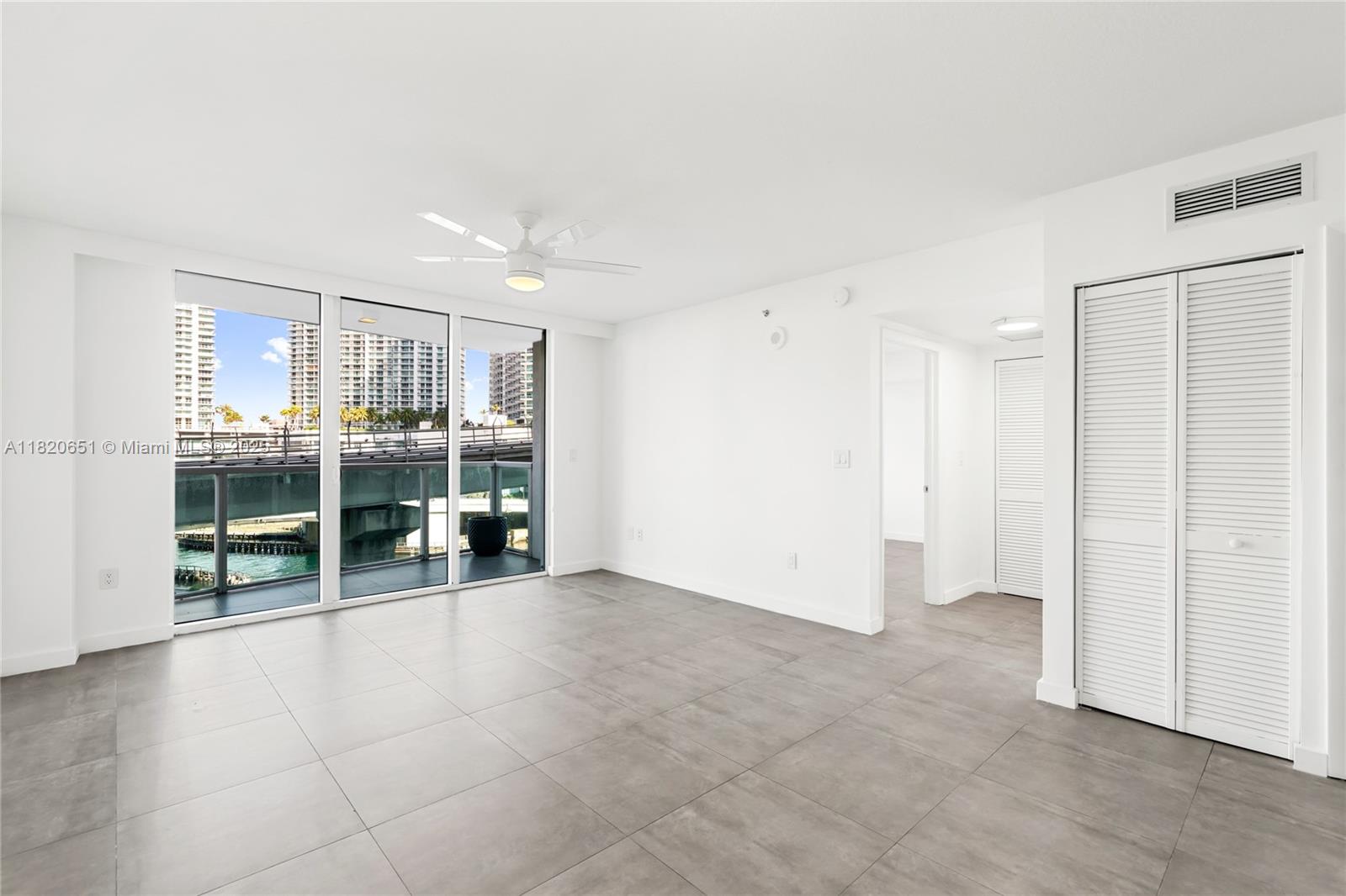 31 SE 5th St #707,Miami, FL 33131