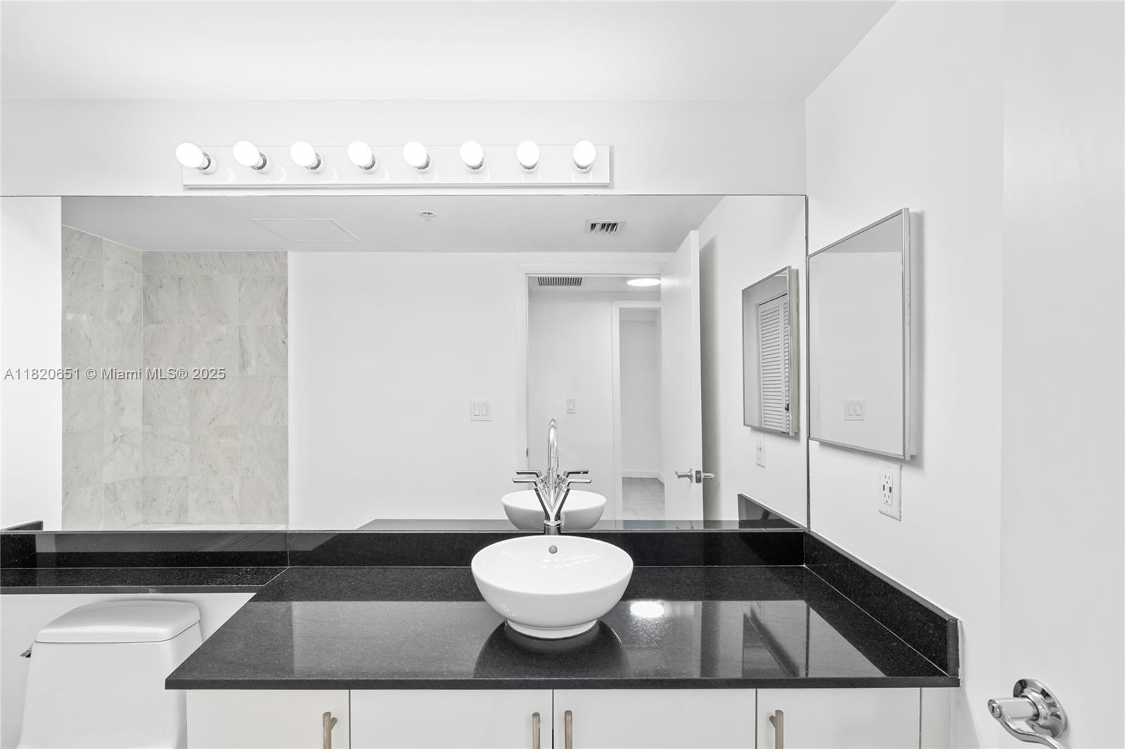 image BRICKELL ON THE RIVER24