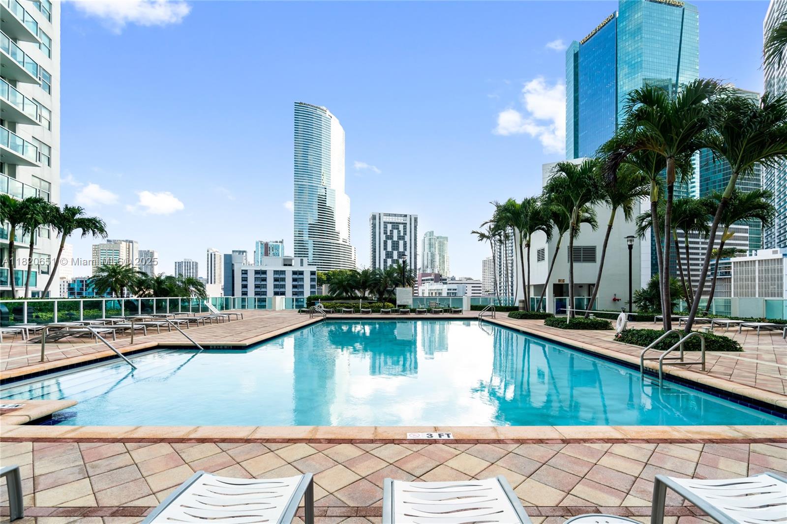 image BRICKELL ON THE RIVER29