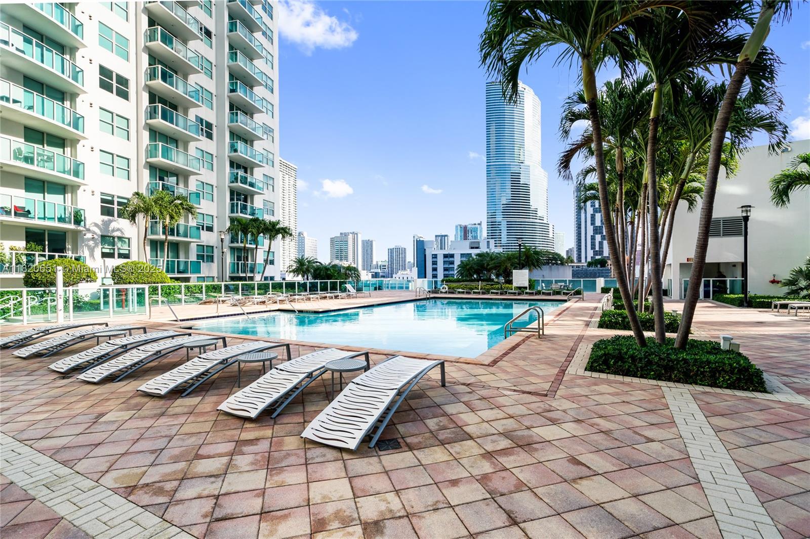 image BRICKELL ON THE RIVER30