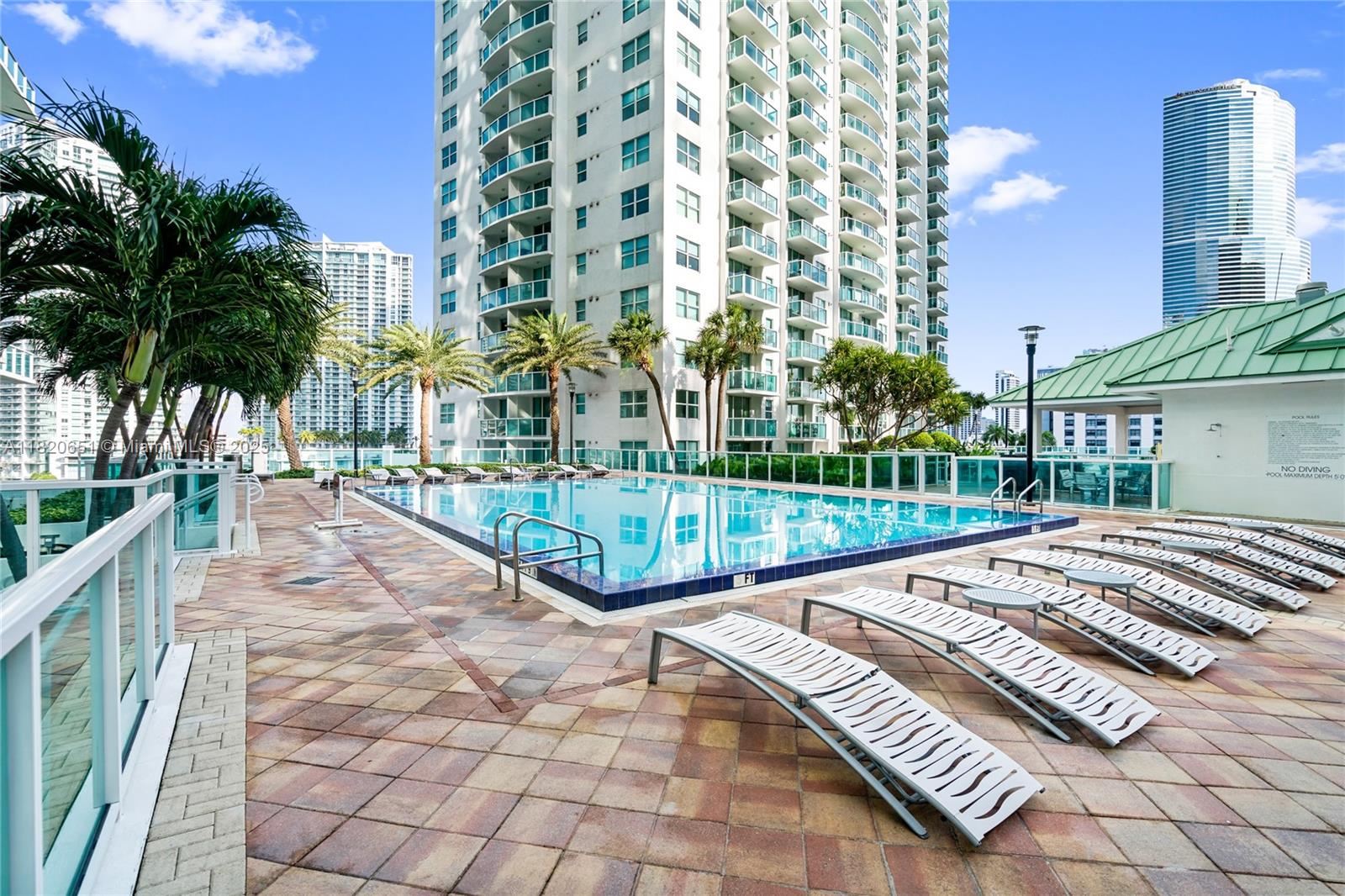 image BRICKELL ON THE RIVER31