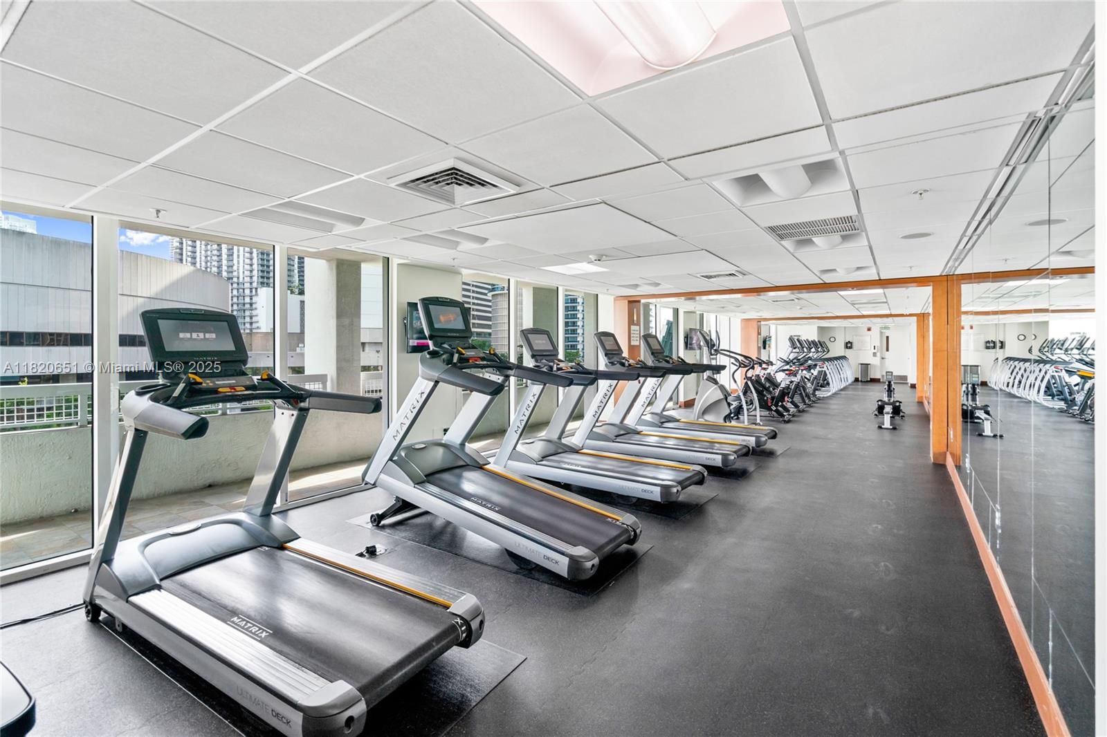 image BRICKELL ON THE RIVER34