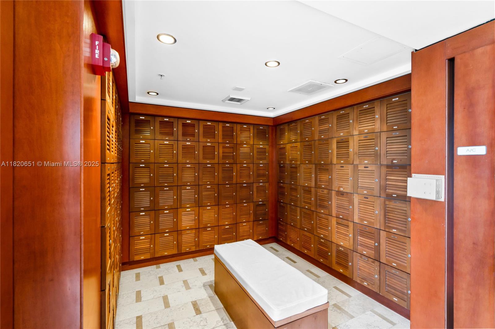 image BRICKELL ON THE RIVER41