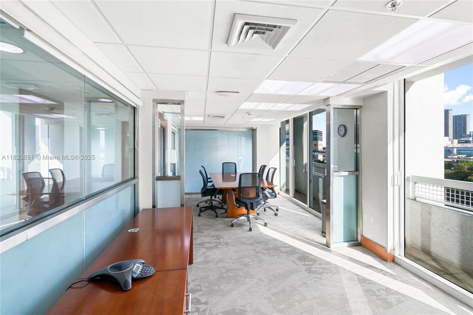 image BRICKELL ON THE RIVER47