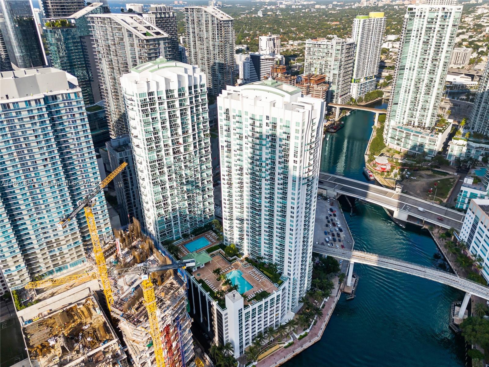 image BRICKELL ON THE RIVER54