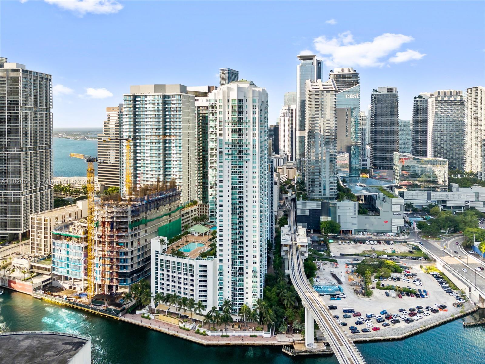 image BRICKELL ON THE RIVER55