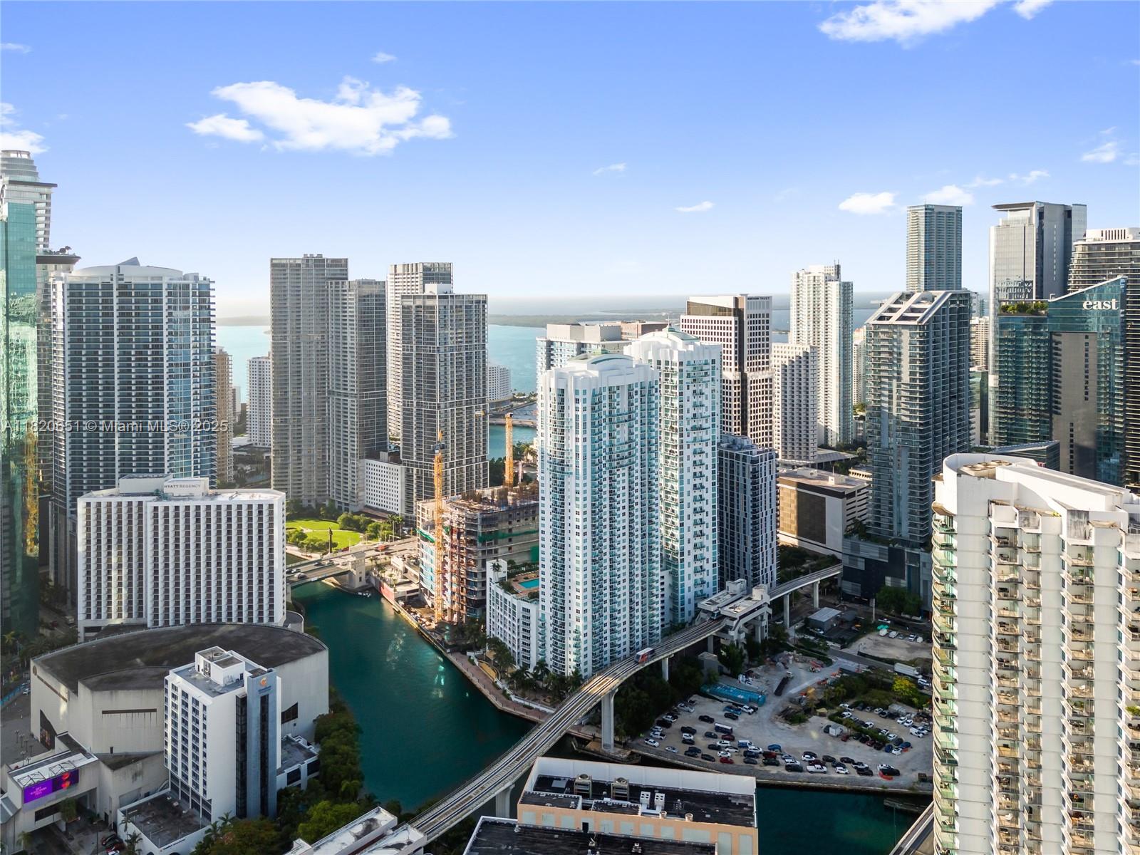 image BRICKELL ON THE RIVER56