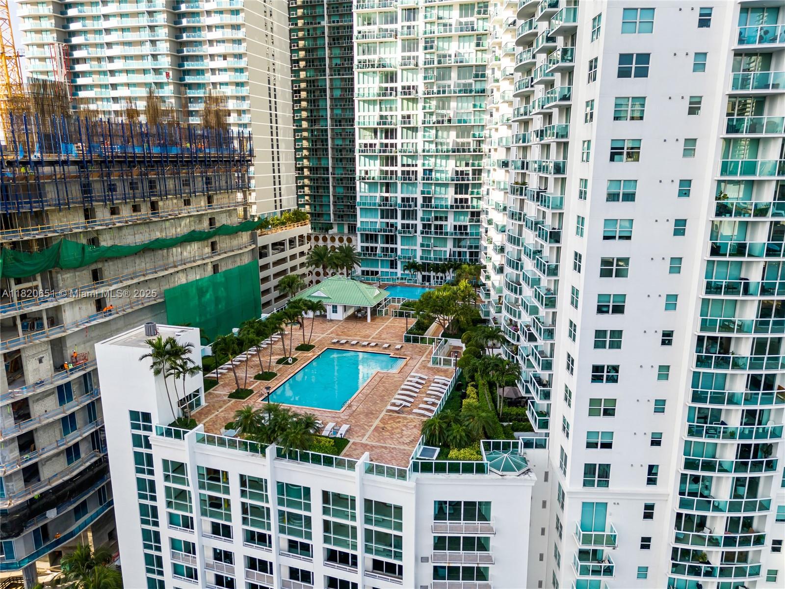image BRICKELL ON THE RIVER58