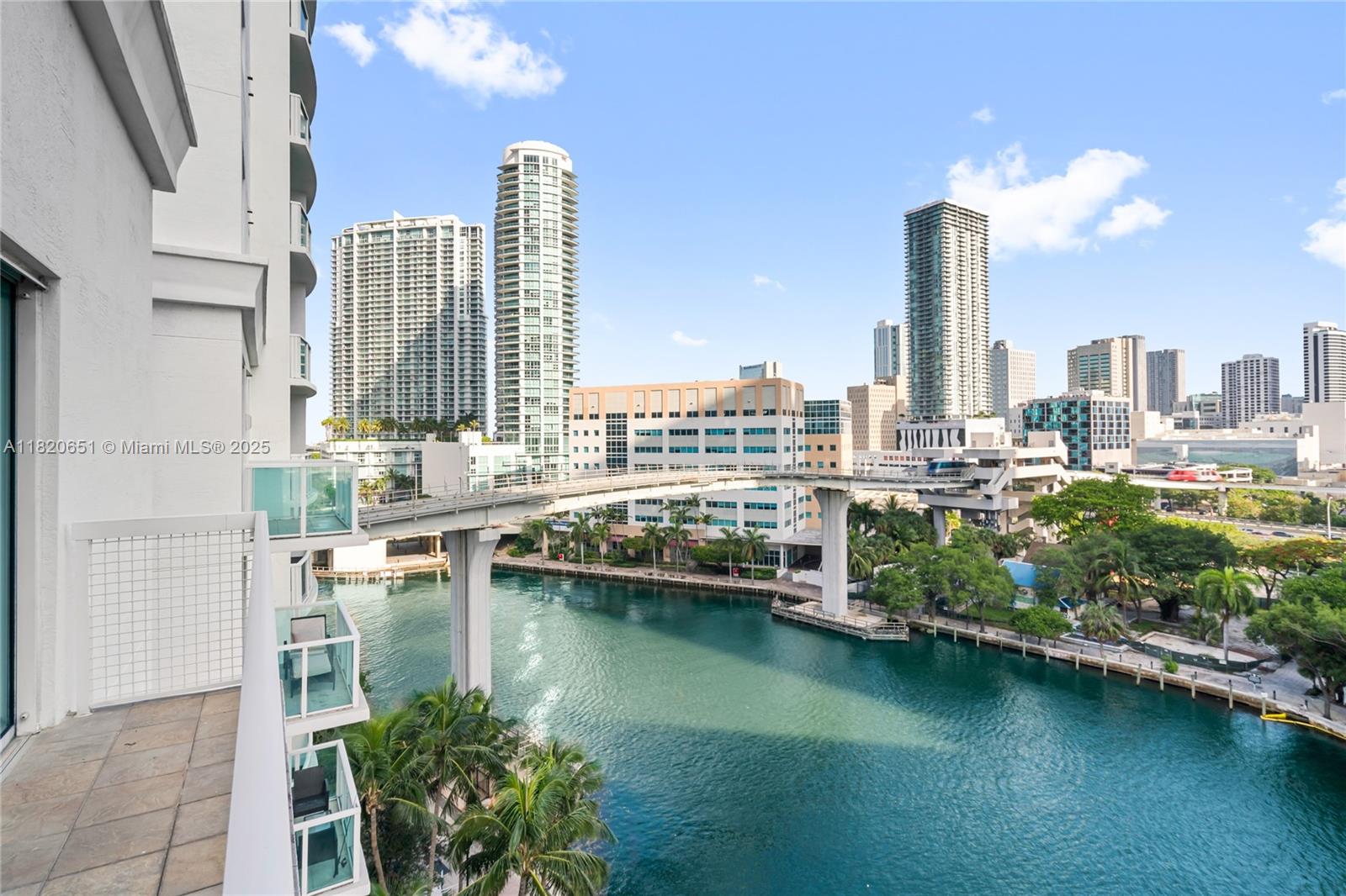 image BRICKELL ON THE RIVER61