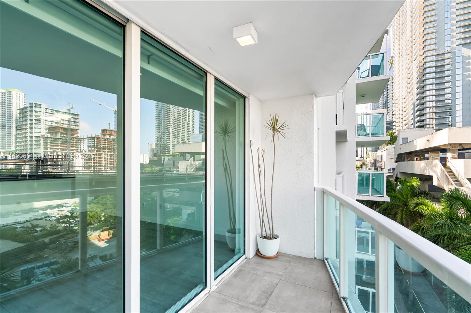 image BRICKELL ON THE RIVER7