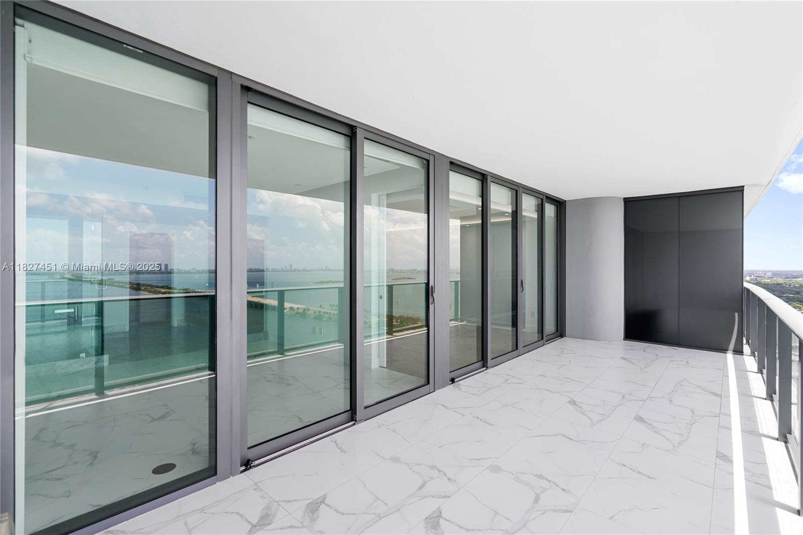 image One Paraiso Condo30