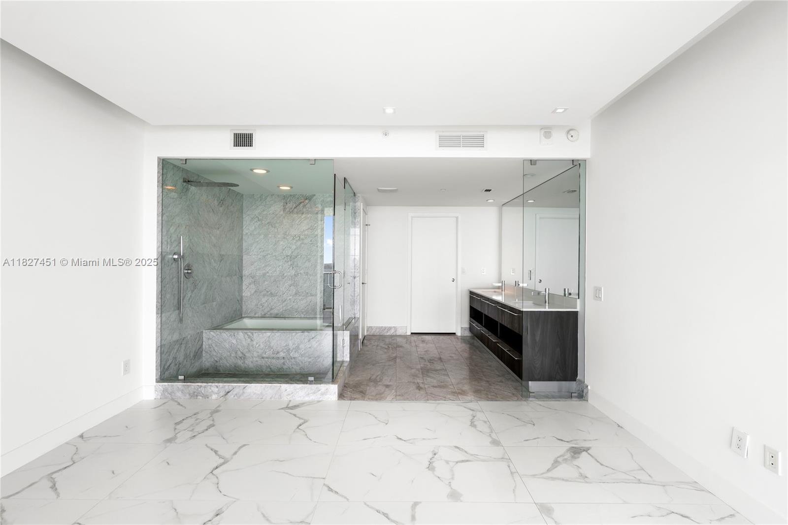 image One Paraiso Condo37