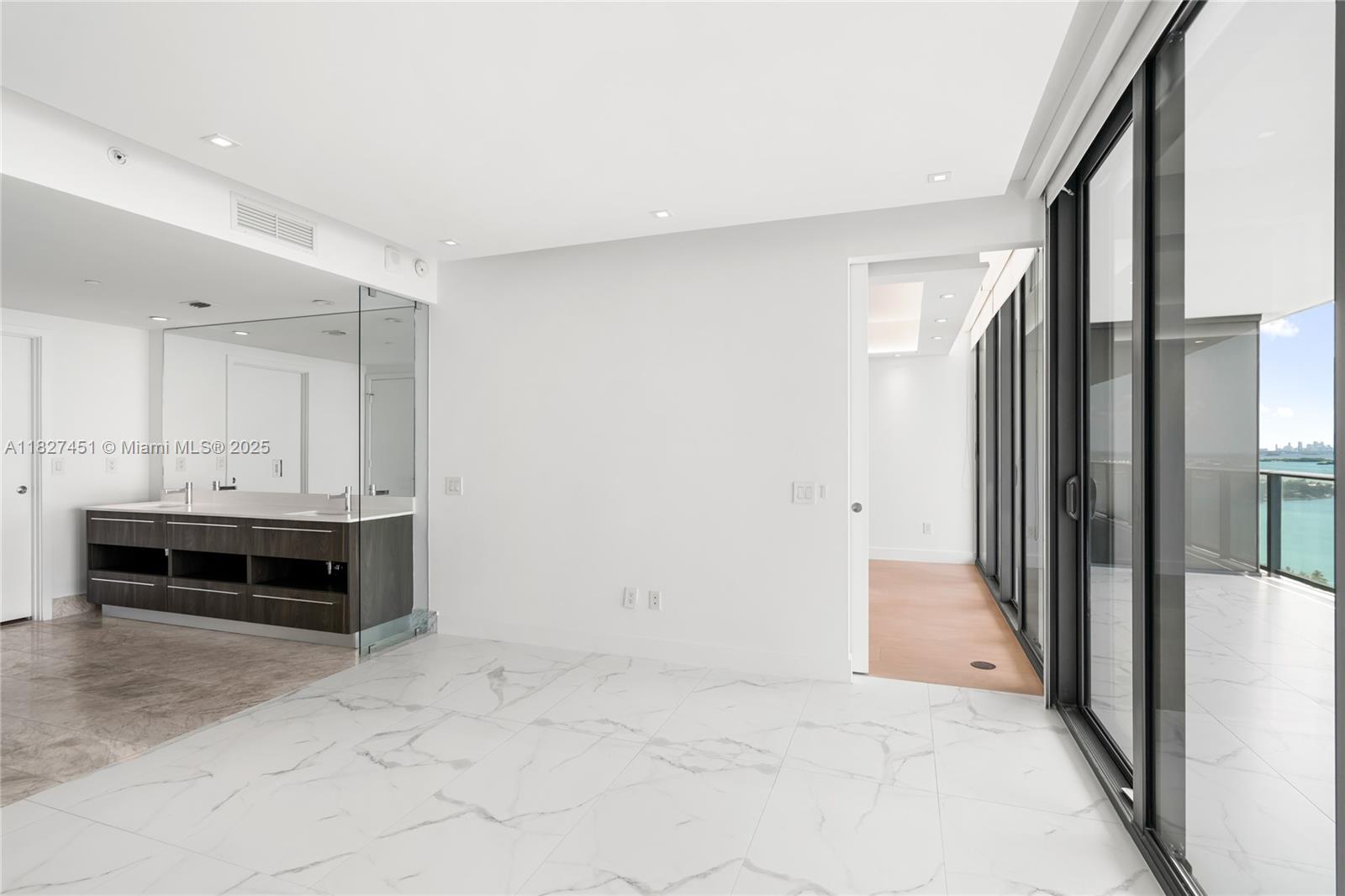 image One Paraiso Condo38