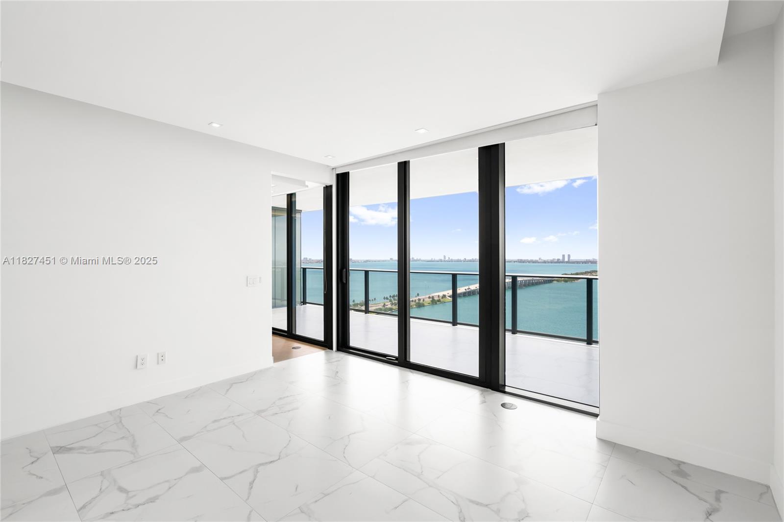 image One Paraiso Condo40