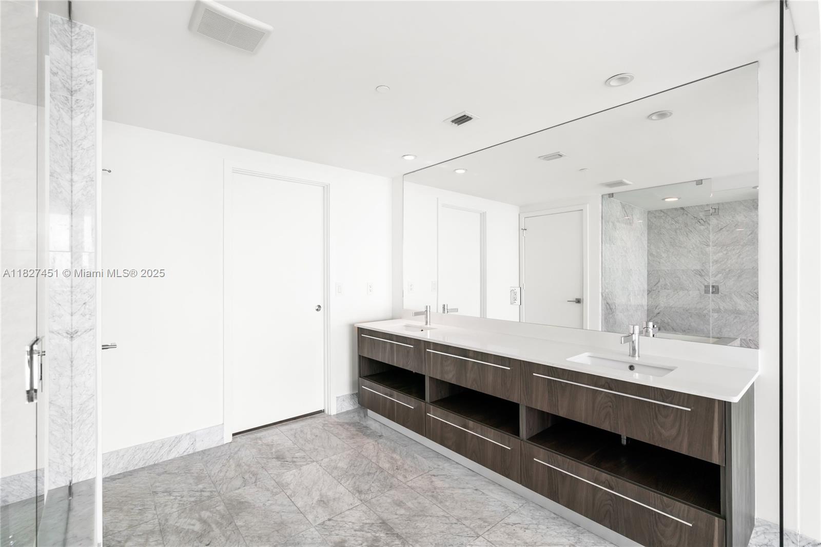 image One Paraiso Condo44