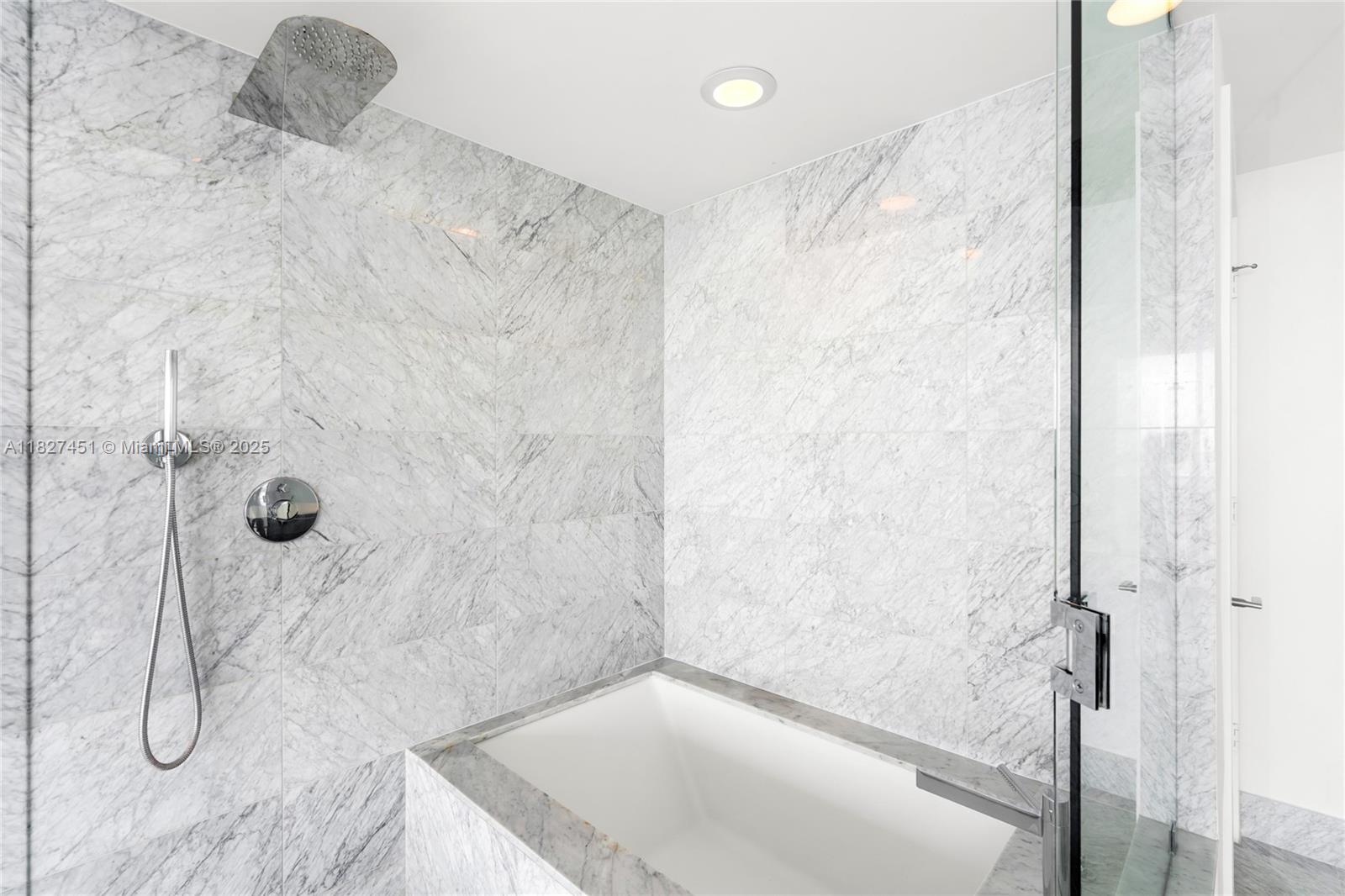 image One Paraiso Condo47