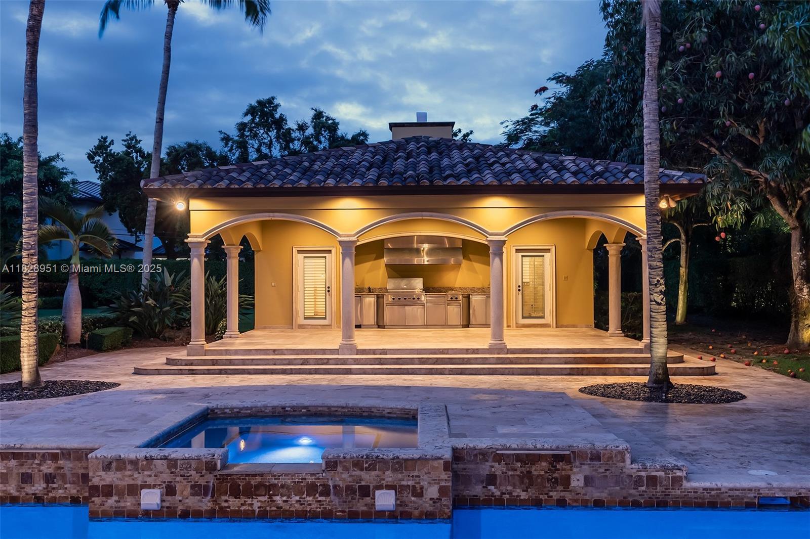 10851 SW 63rd Ave Pinecrest, FL 33156