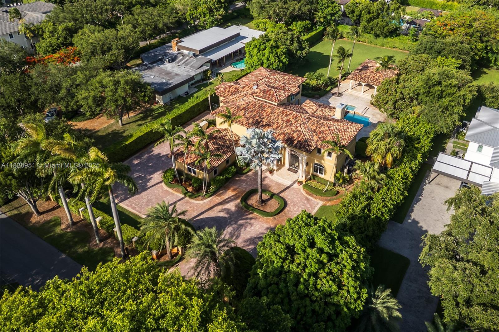 10851 SW 63rd Ave Pinecrest, FL 33156