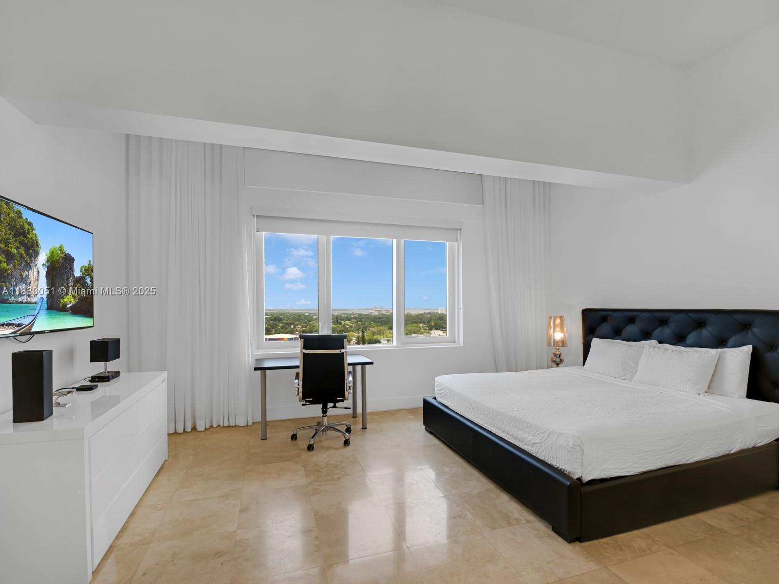 image Roney Palace Condo20