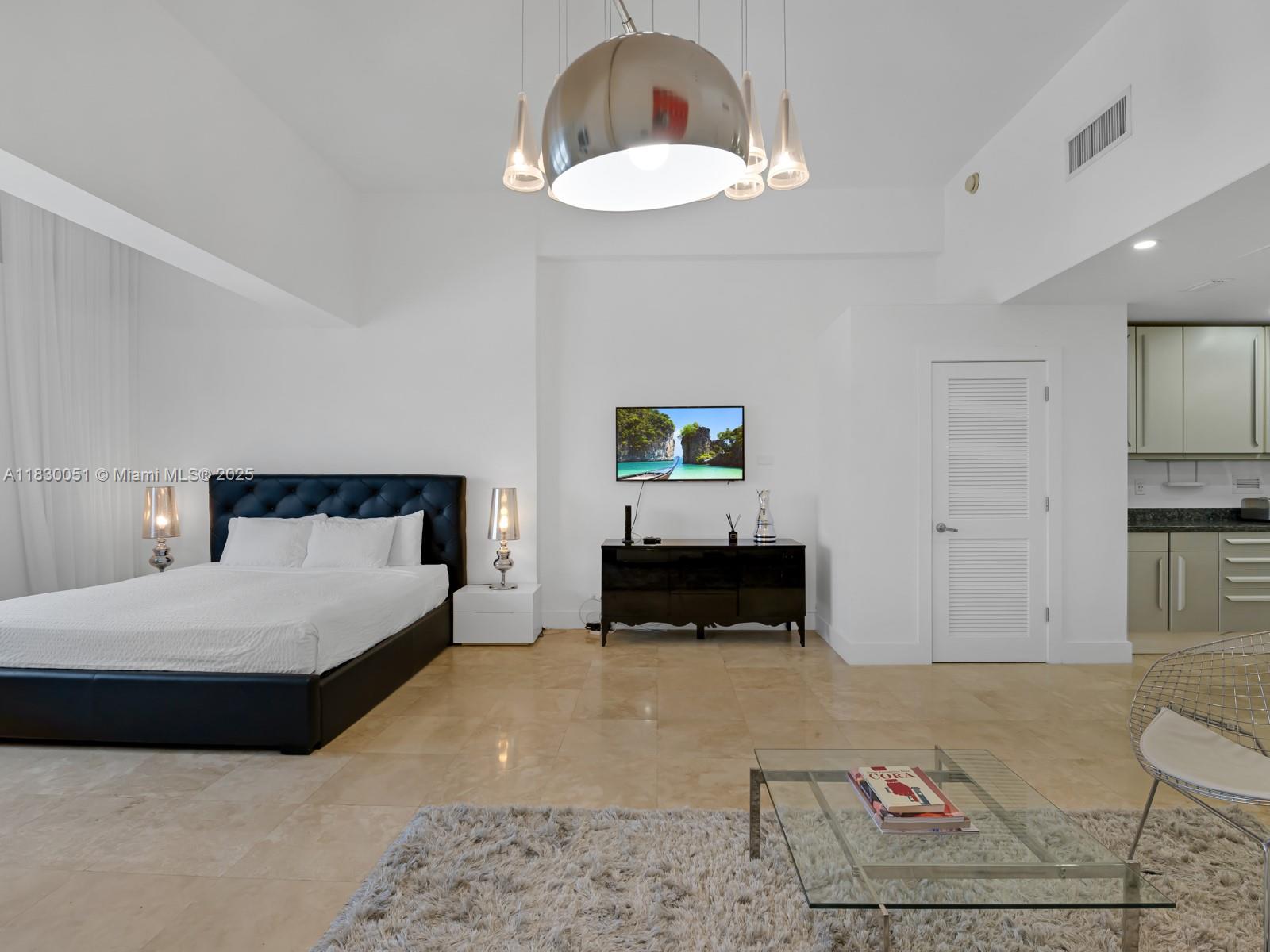 image Roney Palace Condo24