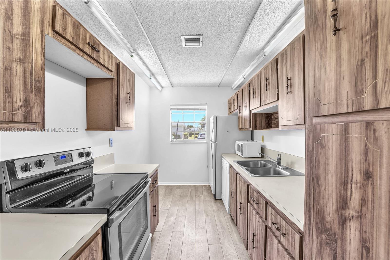 14529 Canalview Dr #B,Delray Beach, FL 33484