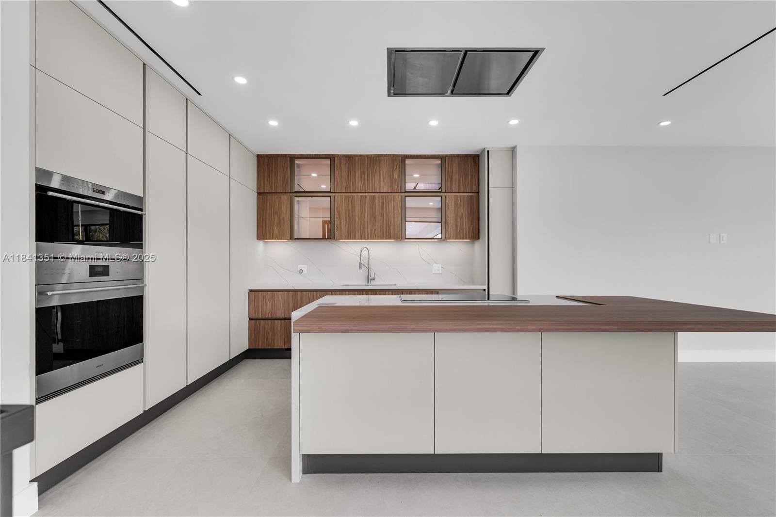 285 Woodcrest Rd Key Biscayne, FL 33149