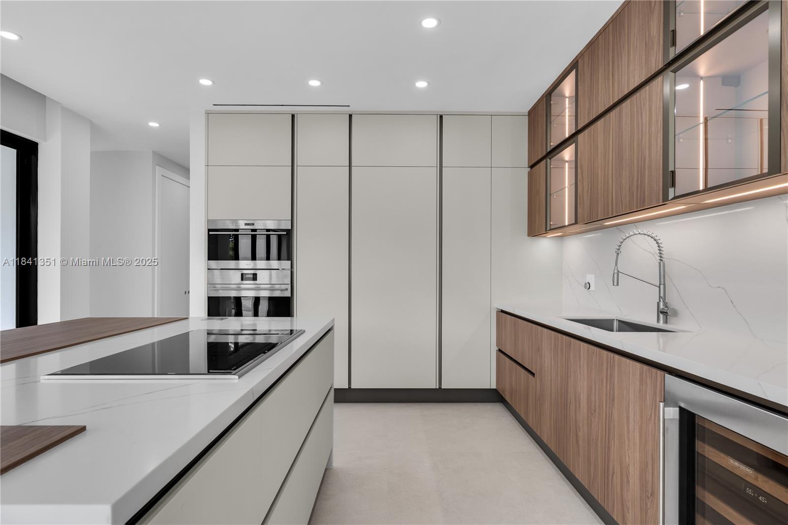 285 Woodcrest Rd Key Biscayne, FL 33149