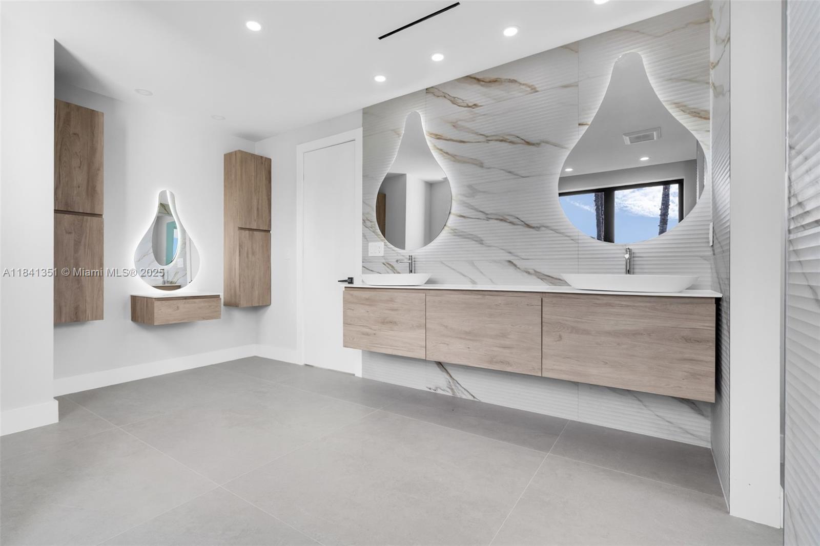 285 Woodcrest Rd Key Biscayne, FL 33149