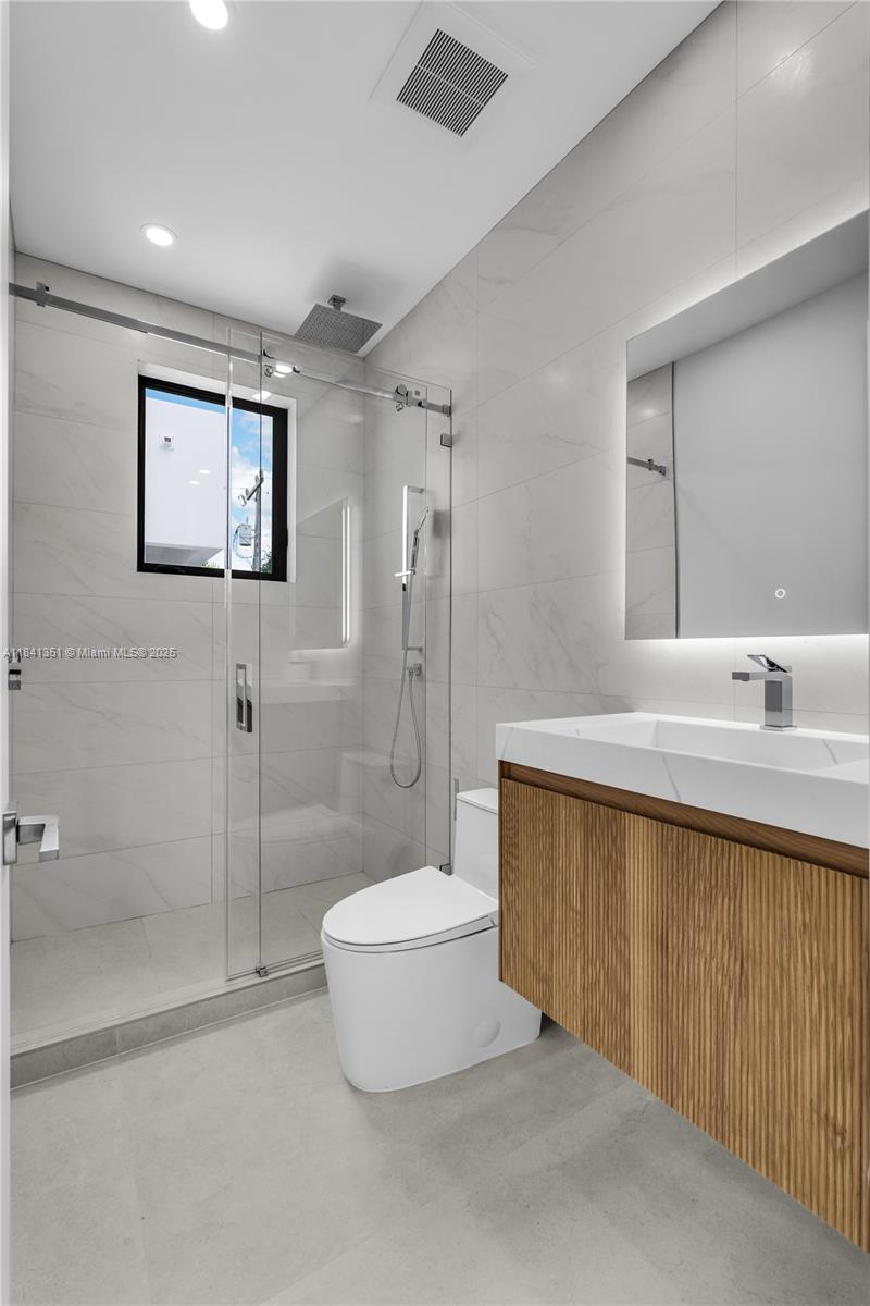 285 Woodcrest Rd Key Biscayne, FL 33149