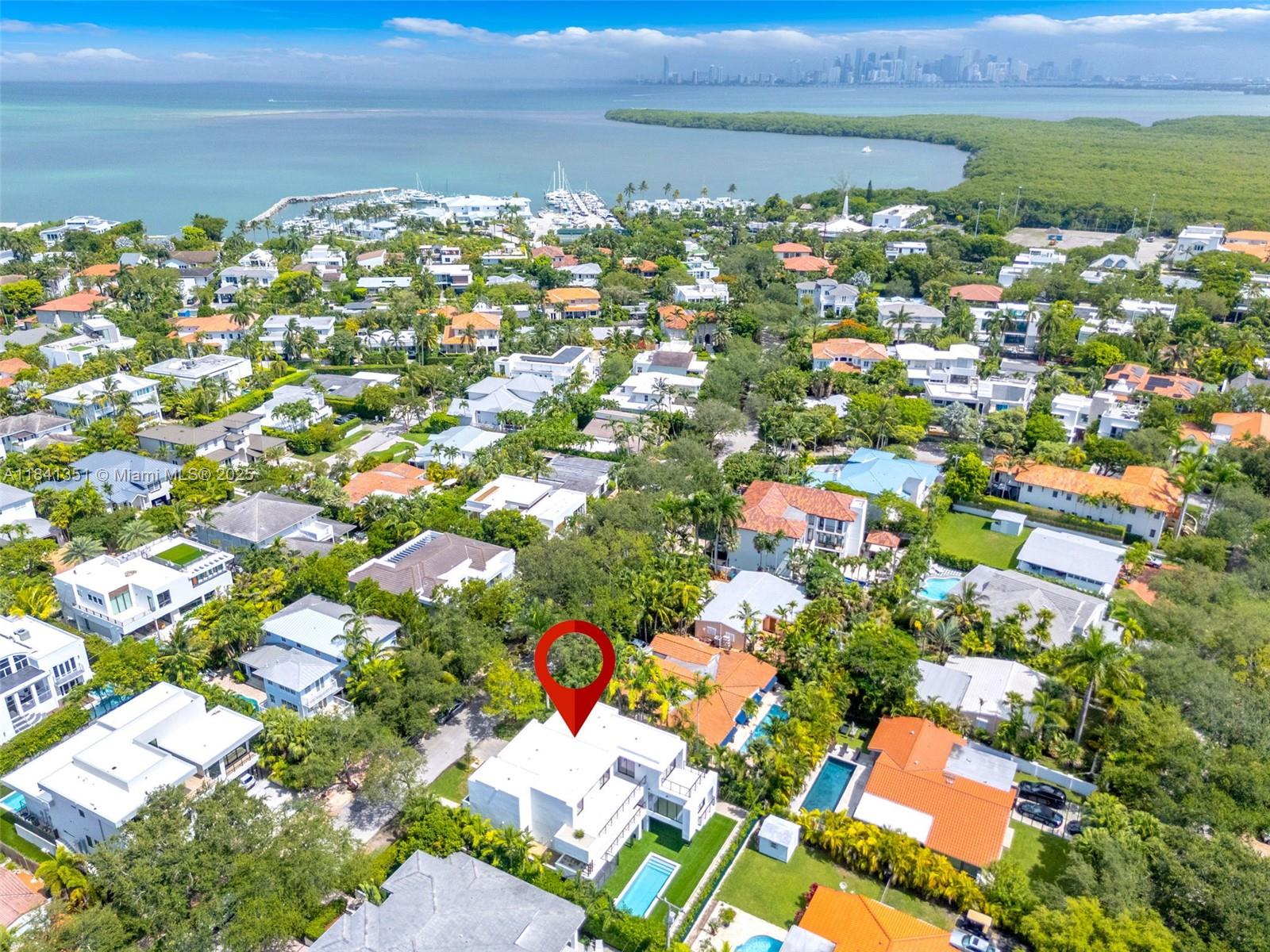 285 Woodcrest Rd Key Biscayne, FL 33149