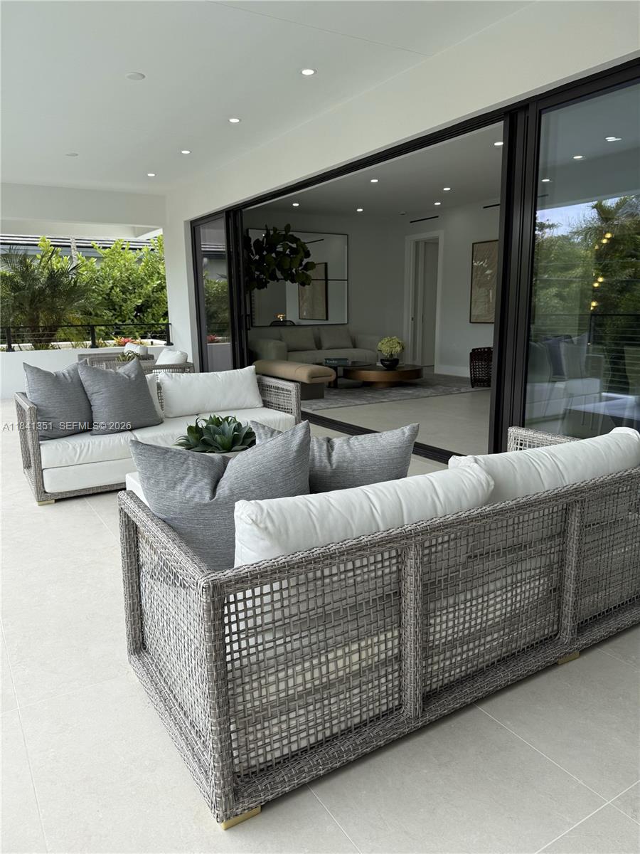 285 Woodcrest Rd Key Biscayne, FL 33149