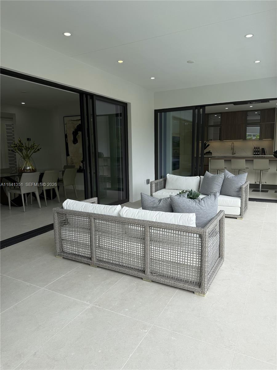 285 Woodcrest Rd Key Biscayne, FL 33149