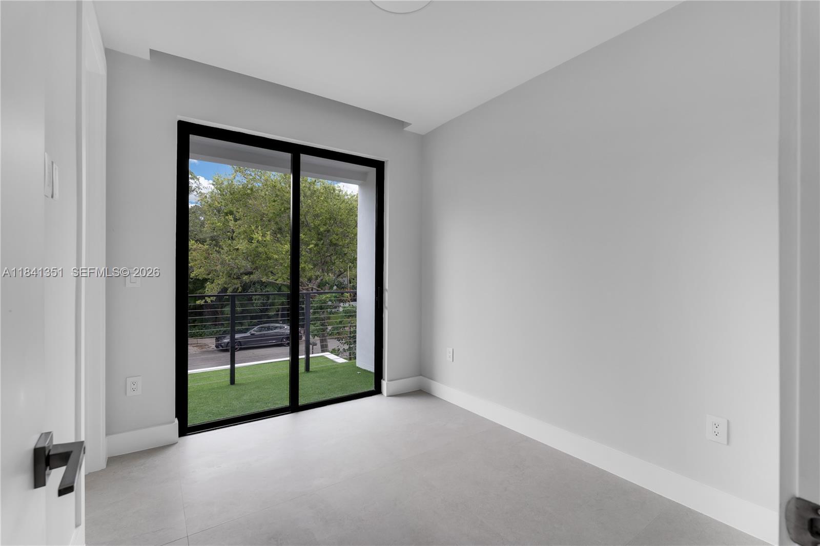 285 Woodcrest Rd Key Biscayne, FL 33149