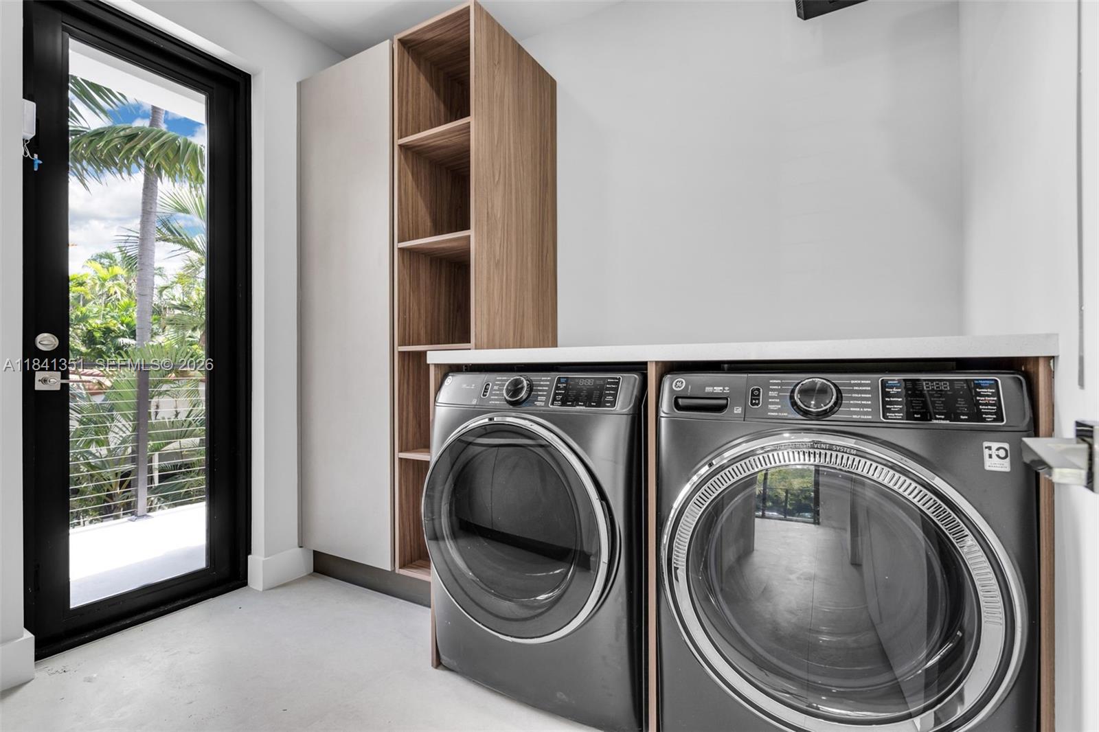 285 Woodcrest Rd Key Biscayne, FL 33149