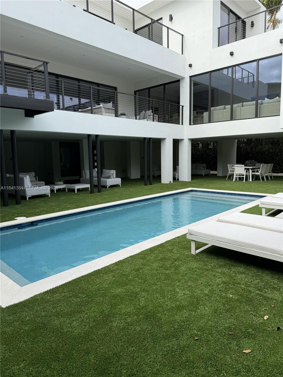 285 Woodcrest Rd Key Biscayne, FL 33149