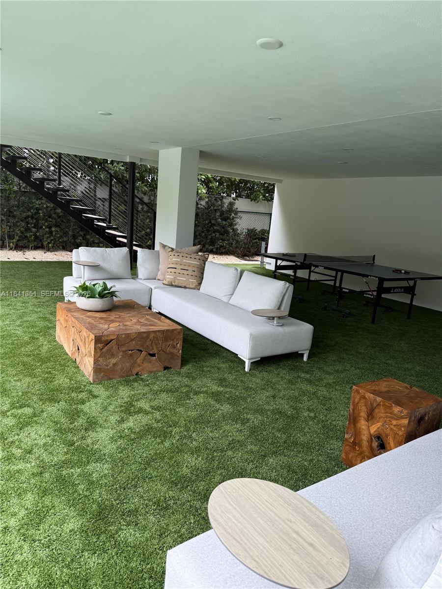 285 Woodcrest Rd Key Biscayne, FL 33149