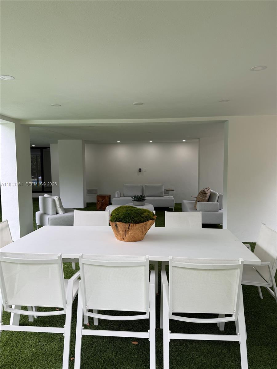 285 Woodcrest Rd Key Biscayne, FL 33149