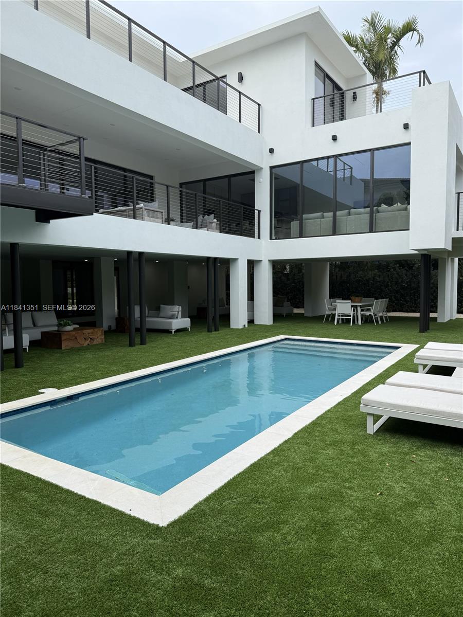 285 Woodcrest Rd Key Biscayne, FL 33149