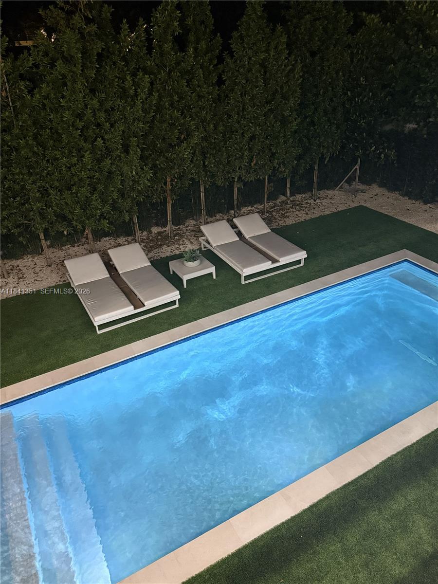 285 Woodcrest Rd Key Biscayne, FL 33149