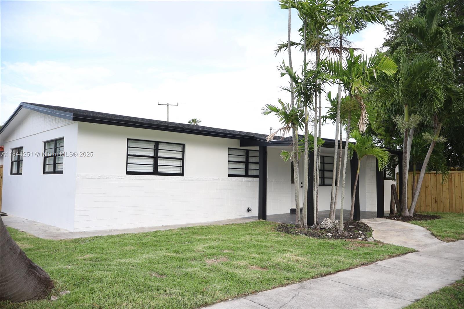 3955 SW 69th Ave