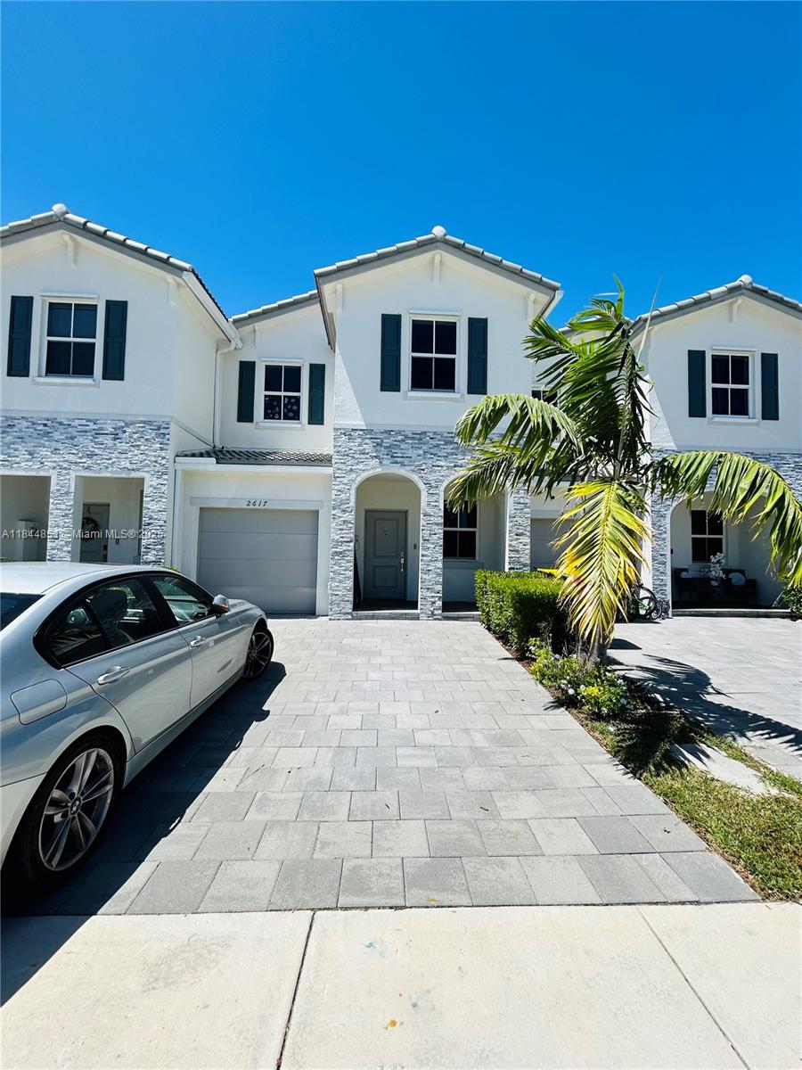 2617 SE 10th St Homestead, FL 33035