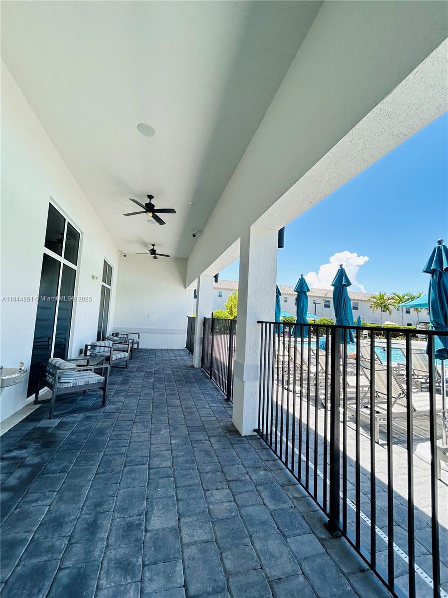 2617 SE 10th St Homestead, FL 33035