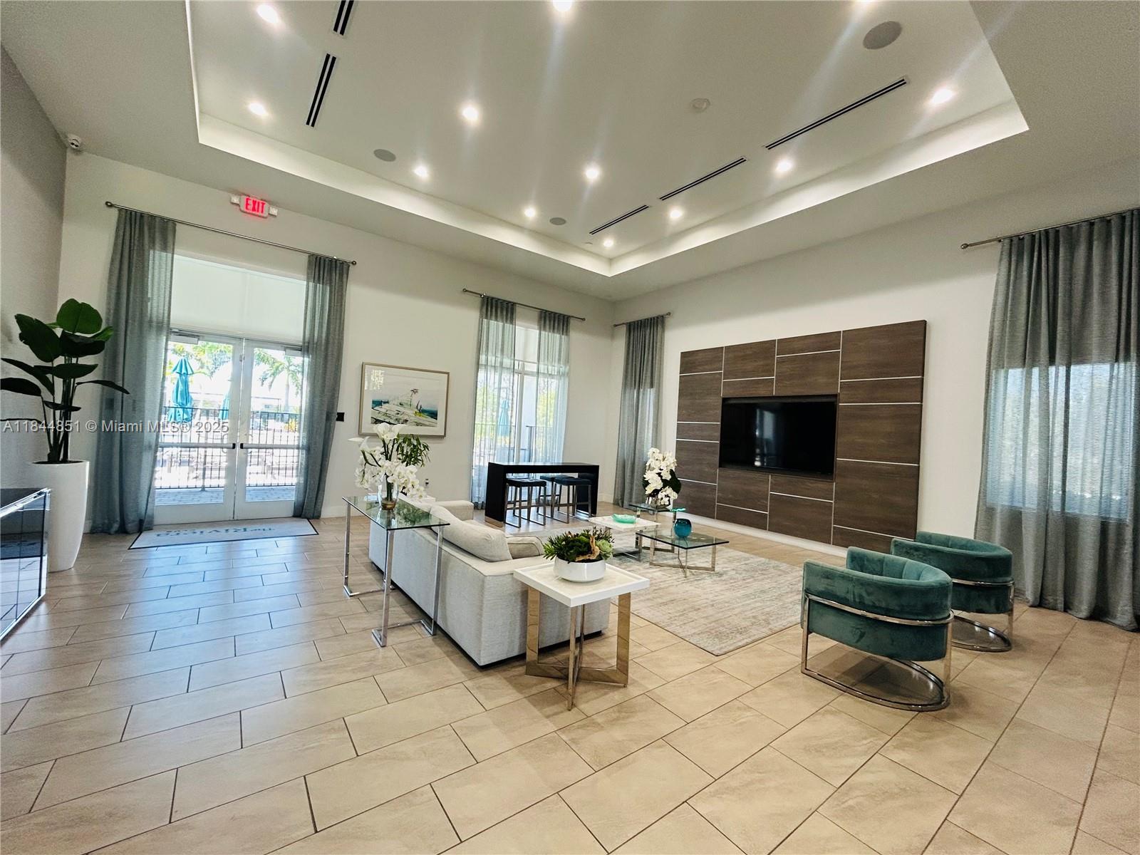 2617 SE 10th St Homestead, FL 33035