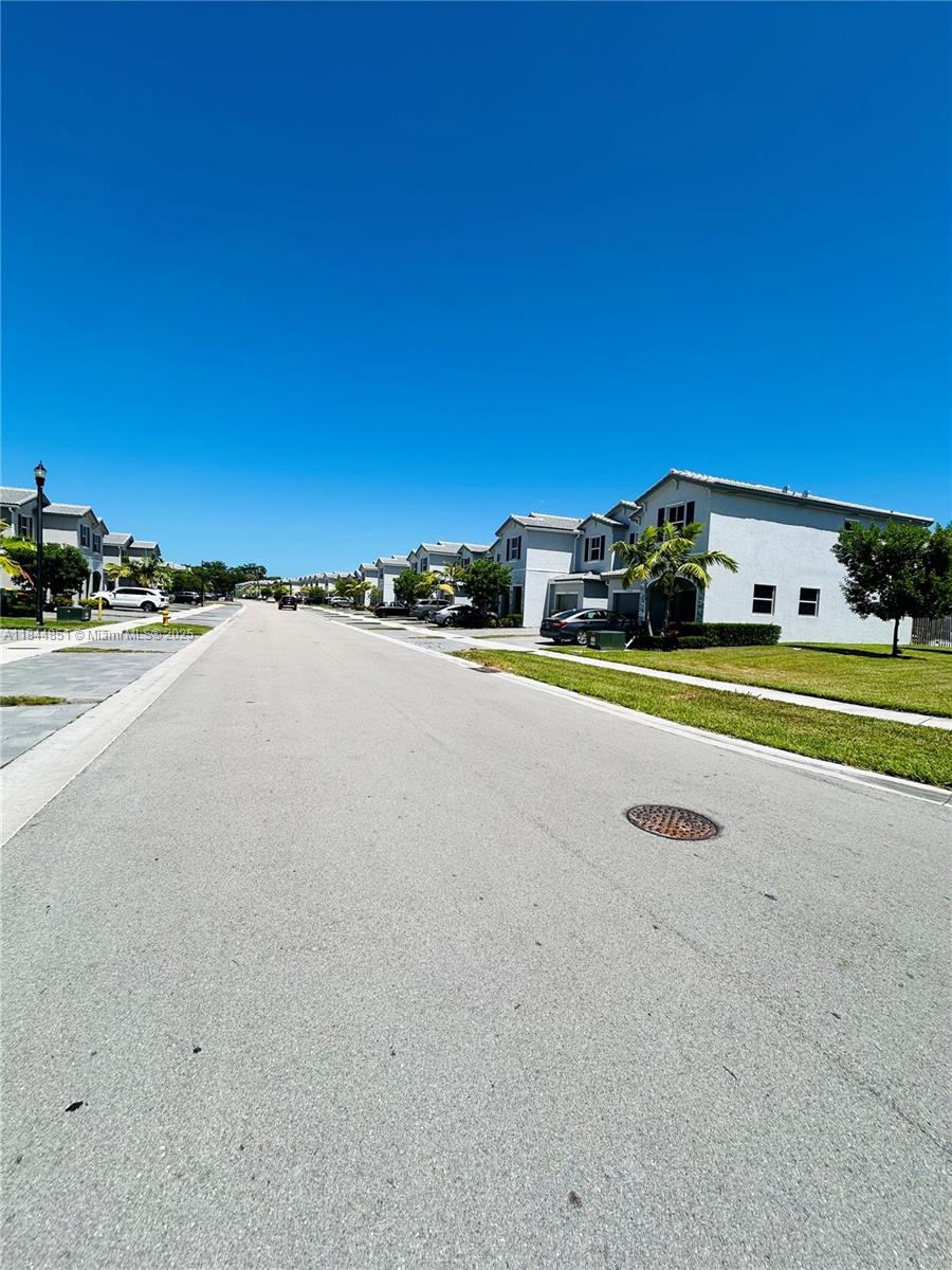 2617 SE 10th St Homestead, FL 33035