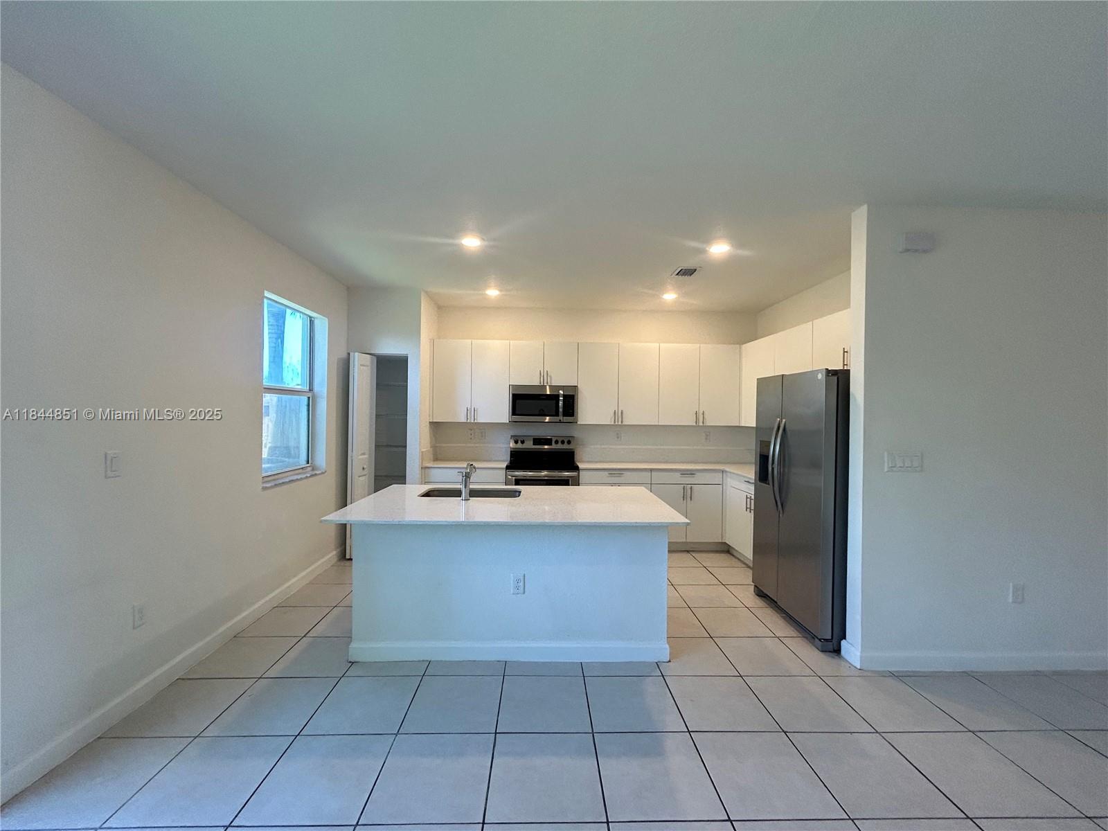 2617 SE 10th St Homestead, FL 33035